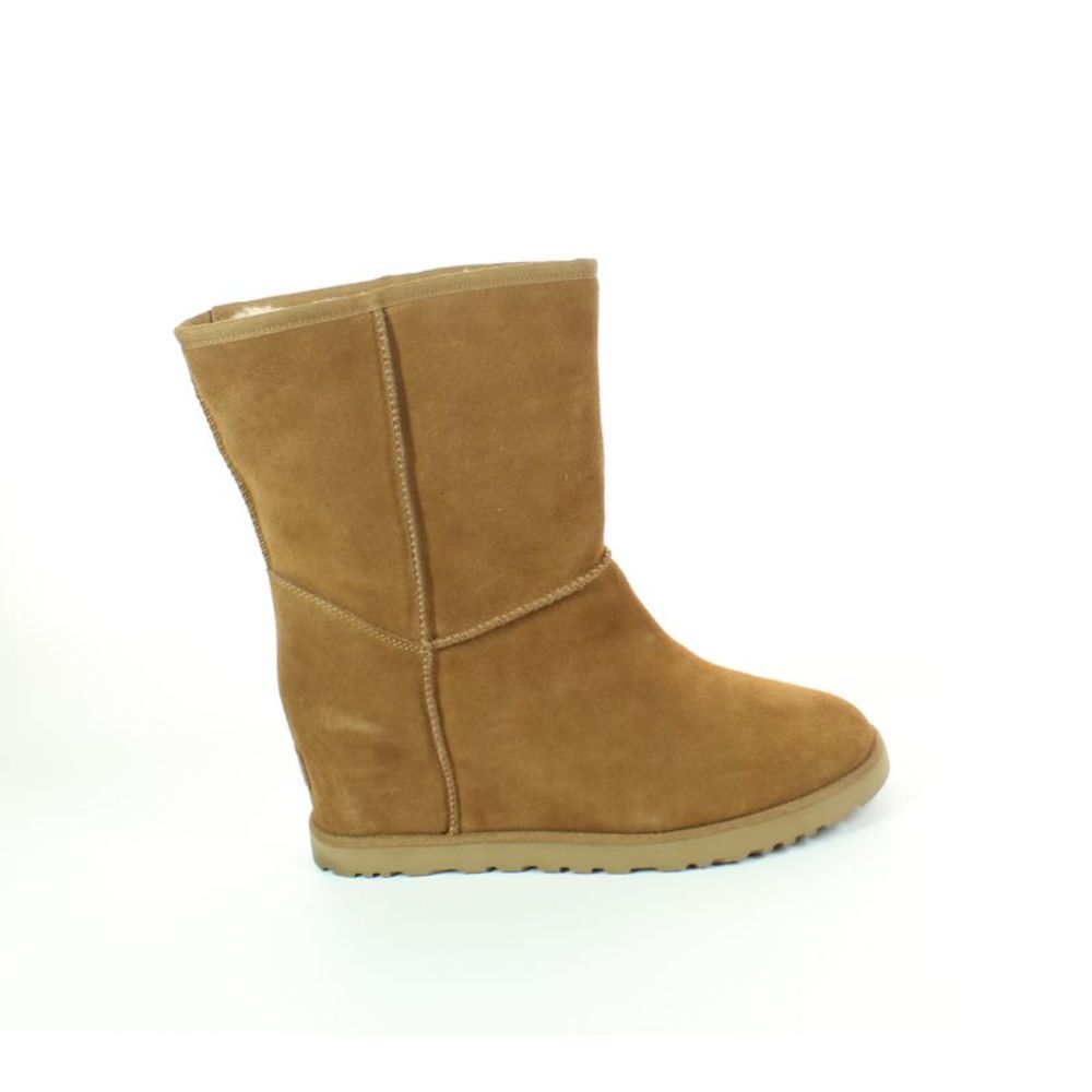 UGG Womens Classic Brown Ankle Boots Size 11 Medium (B, M)